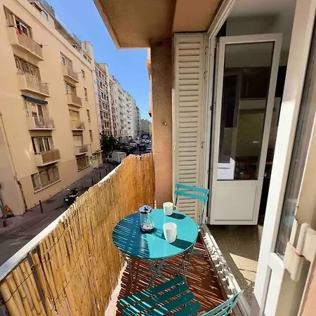 Le Ferrari - T3 Avec Balcon Apartment
